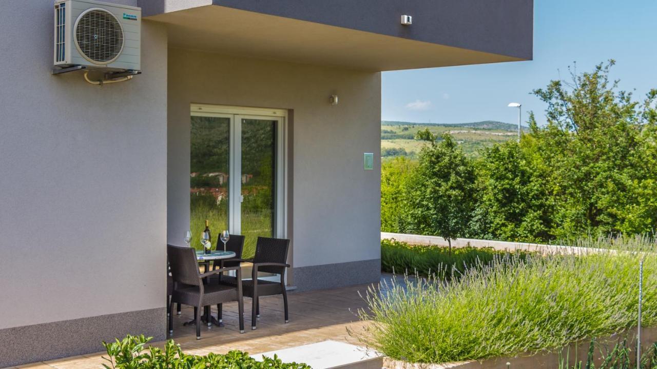 Apartman Nature Dugopolje Exterior photo